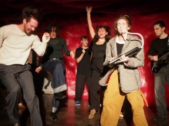 Благотворительный фестиваль в Театре Труда поддержит подопечных фонда